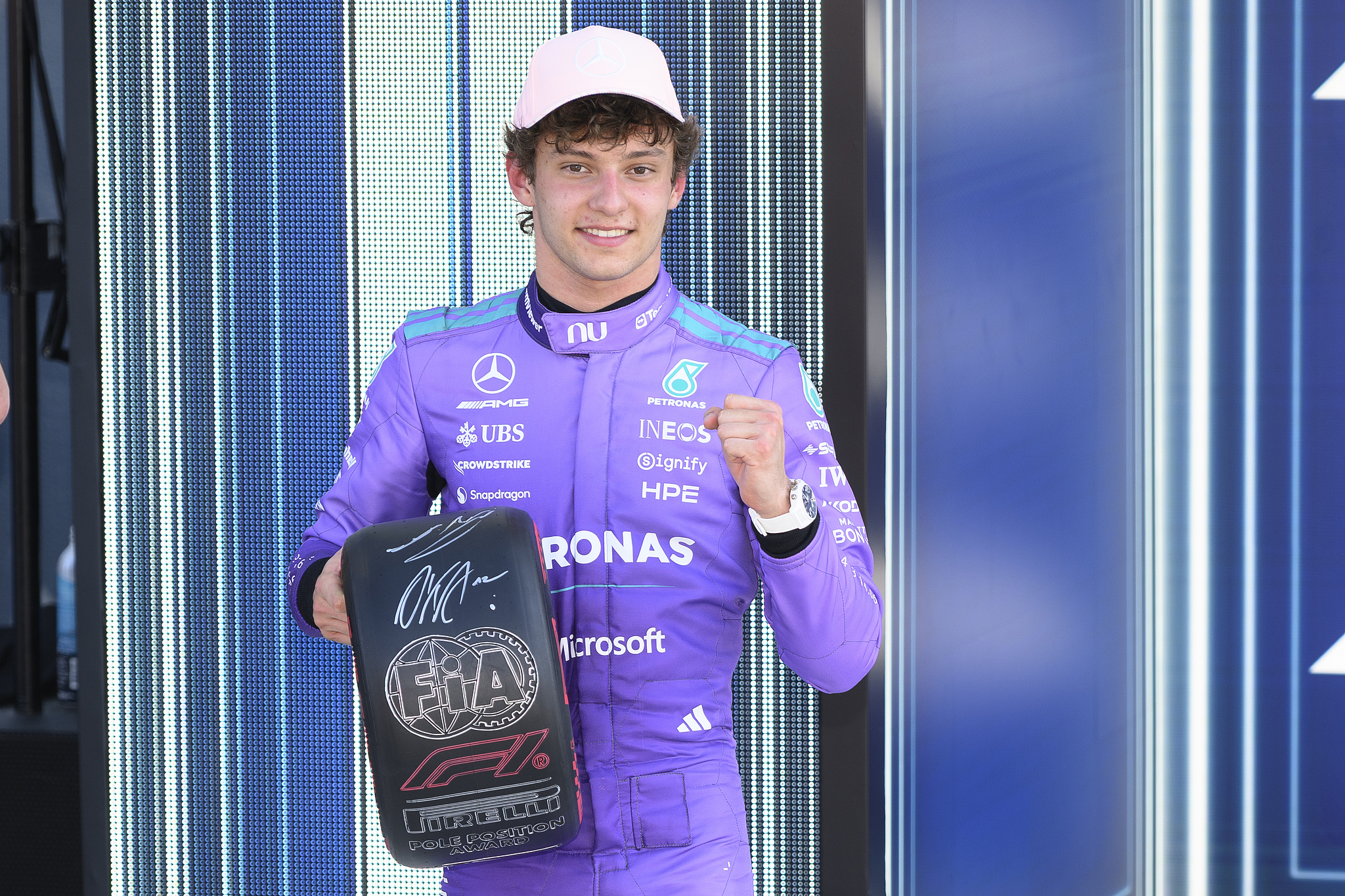 开云-F1迈阿密大奖赛排位赛：安东内利夺得杆位 实现三连杆